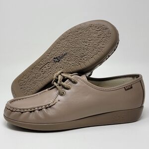 SAS Siesta Moc Toe Women's Size 9 Handsewn Leather Comfort Lace Up Walking Shoes